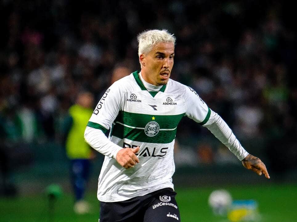 Athletic x Coritiba: onde assistir, prováveis escalações e o clima para o duelo quente da Série B. Imagem: JP Pacheco Coritiba