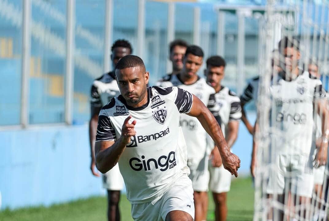 Avaí x Paysandu: Onde assistir, escalações e tudo sobre o duelo na Série B neste sábado. Imagem: Jorge Luís Totti Paysandu