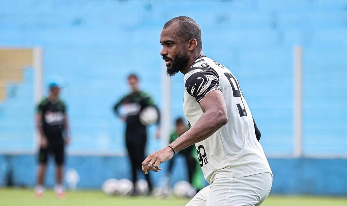 Coritiba x Paysandu: Onde assistir, escalações e tudo sobre o confronto da Série B neste sábado (19). Imagem: Matheus Vieira Paysandu
