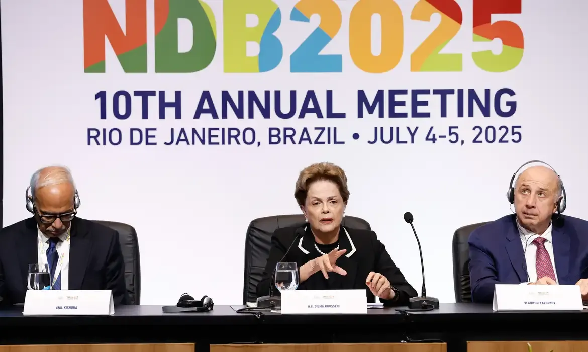 Mercado se diversifica sem sinais de desdolarização, afirma Dilma