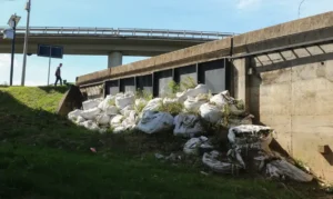 Nível do Guaíba recua e comportas são reabertas em Porto Alegre