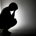 Uma em cada seis pessoas enfrenta solidão com impactos alarmantes