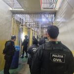 Mandados foram cumpridos em cinco cidades gaúchas; grupo atuava nacionalmente usando redes sociais para aplicar golpes com material íntimo falso