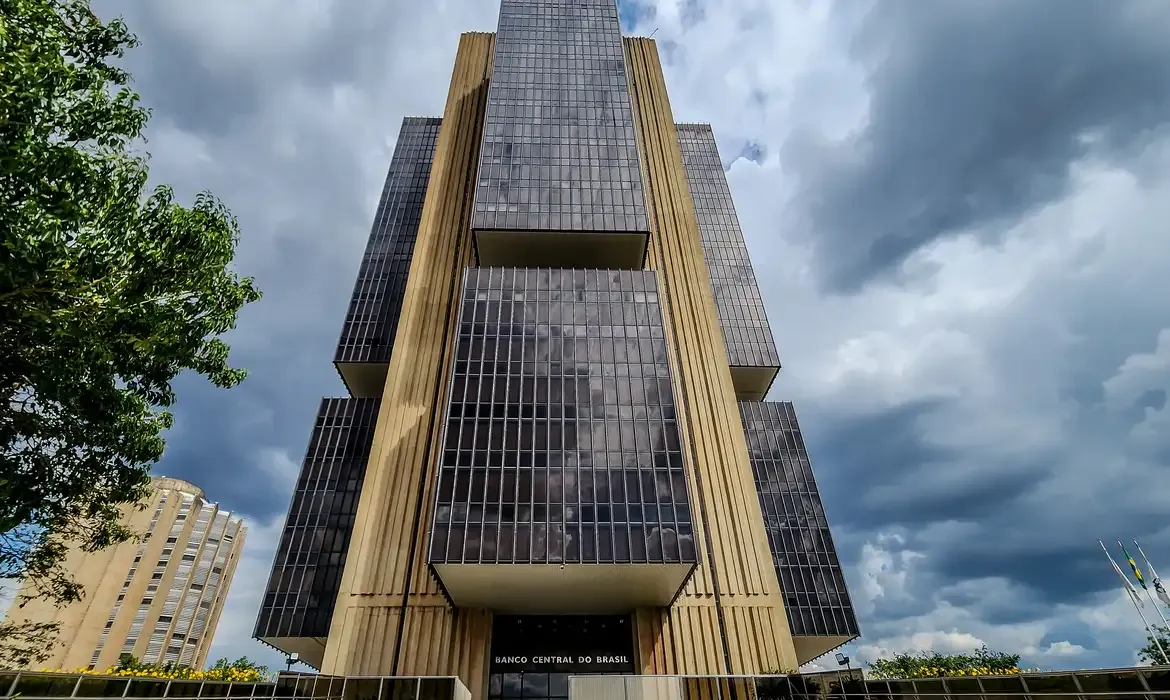 Polícia investiga ataque hacker que comprometeu reservas bancárias