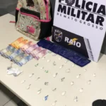 Polícia flagra faccionada com 35 porções de drogas