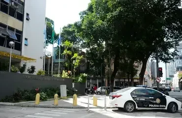 Policiais são presos no RJ por segurança privada ilegal