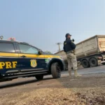 PRF intercepta veículo furtado durante fiscalização em Rondonópolis