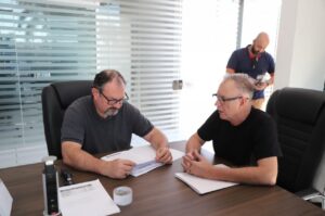 Parlamentar de Nova Mutum conhece ações da Sala do Empreendedor de Sorriso