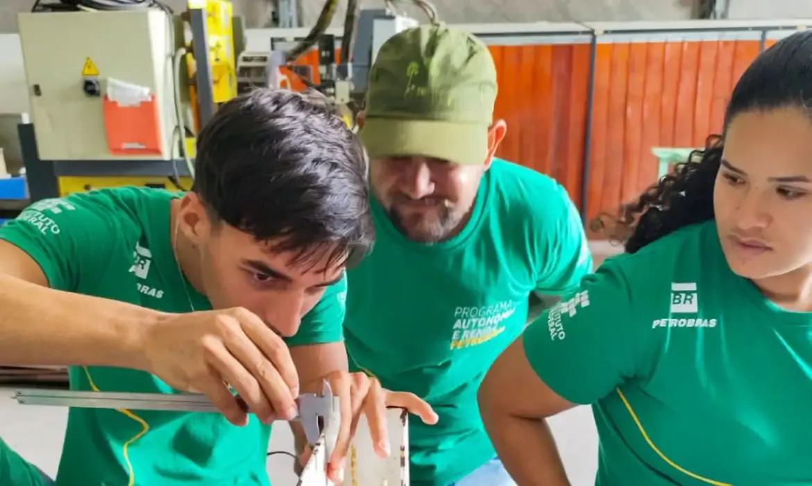 Petrobras aposta em trabalhadores para suprir demanda de obra