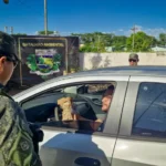 Blitz flagra motoristas embriagados e apreende veículos em MT