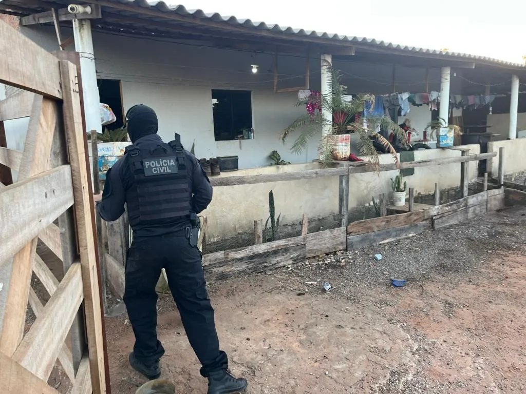 Facção é desarticulada e rinha de galo é fechada durante operação em Campos de Júlio