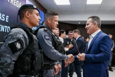 Comandante do 8º CR, TC Hender Ulisses, recebe homenagem do governador Mauro Mendes pela ocorrência destaque