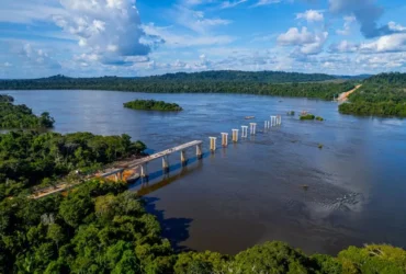 Ponte supera dimensões urbanas com obra monumental em Juruena