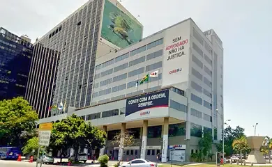 Prédio é reaberto no Rio após denúncia de bomba mobilizar segurança