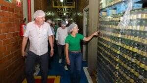 Prefeita visita empresas e incentiva desenvolvimento econômico de Várzea Grande