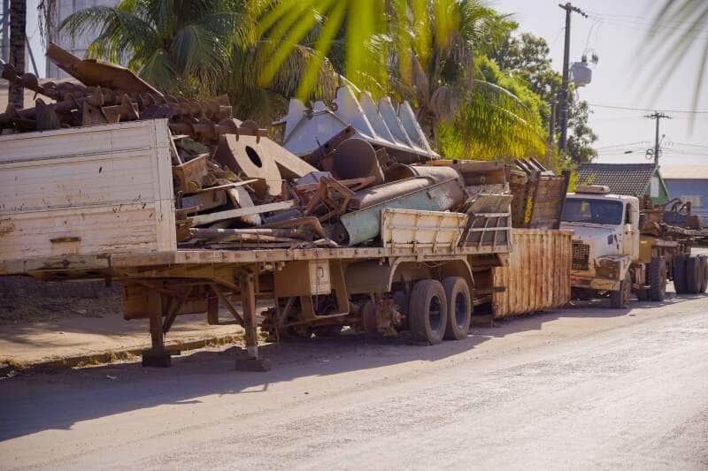 Prefeitura de Lucas notifica proprietários a limpar lotes, terrenos e desobstruir passeios públicos (Foto: Ascom Prefeitura /Anderson Lippi)