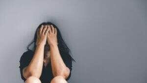 Mulher é vítima de estupro em matagal de Várzea Grande