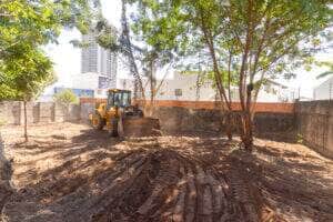 Rondonópolis intensifica fiscalização e limpeza de terrenos sujos na estiagem