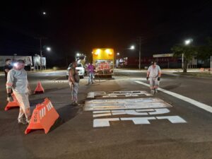 Trânsito de Sinop realiza mais de 90 mil metros de pintura de sinalização horizontal este ano