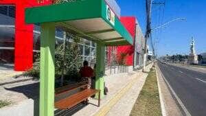 Várzea Grande instala novos abrigos de ônibus para maior conforto aos passageiros