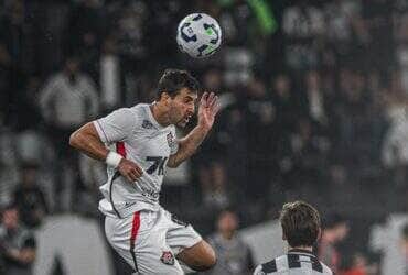 Vitória x Red Bull Bragantino: onde assistir, escalações e análise do duelo decisivo no Brasileirão 2025. Imagem: Victor Ferreira EC Vitória