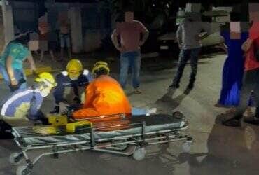 Vítima teve escoriações e foi encaminhada ao Pronto Atendimento Municipal; ocorrência foi atendida pela 13ª Companhia de Bombeiros