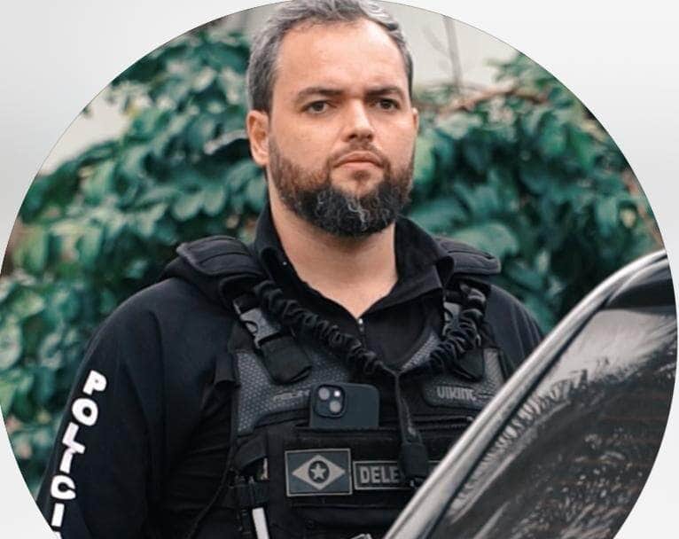 Reconhecido pelo trabalho no combate à criminalidade, Allan Vitor foi homenageado pela Prefeitura; quatro novos delegados assumem a Delegacia da Polícia Civil no município