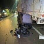 Motociclista morre após colidir com carreta estacionada na via marginal da BR-163 em Sinop