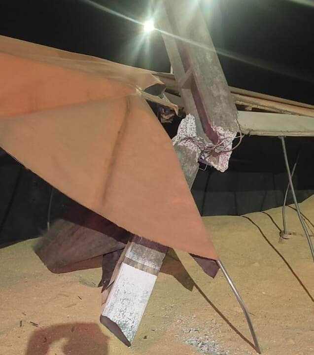 Motorista não possuía CNH e foi notificado; local precisou ser isolado pela Energisa devido ao risco elétrico