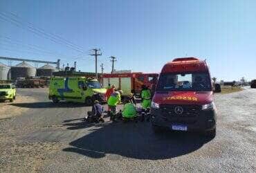 Vítima de 41 anos teve fratura na perna e foi encaminhada ao Hospital São Lucas com quadro estável; ocorrência foi atendida pela 13ª CIBM