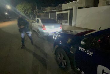 Cachorros são deixados trancados em carro fechado em Lucas do Rio Verde