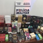 Suspeitos foram flagrados em alta velocidade pela BR-070 após alerta do sistema de monitoramento; ação rápida da Polícia Militar resultou na recuperação do carro e de produtos furtados
