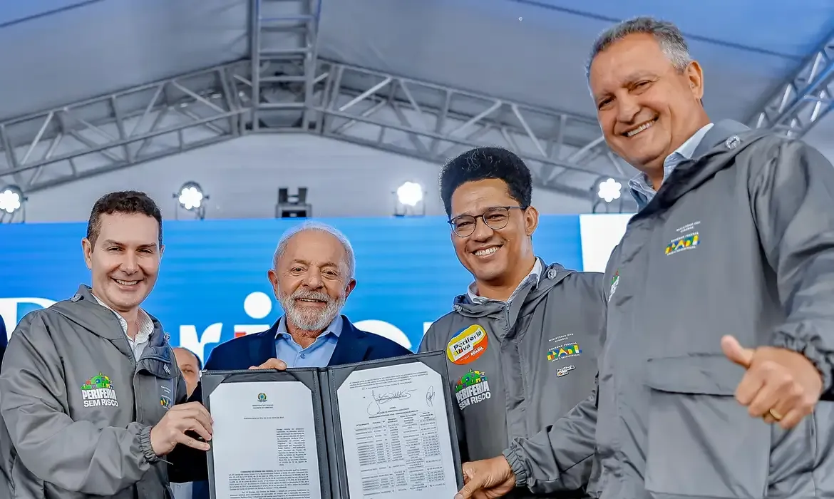 Osasco (SP), 25/07/2025 - Presidente da República, Luiz Inácio Lula da Silva durante cerimônia de anúncio dos projetos habilitados pelo Novo PAC Seleções 2025 - Urbanização de Favelas, no âmbito do Pr