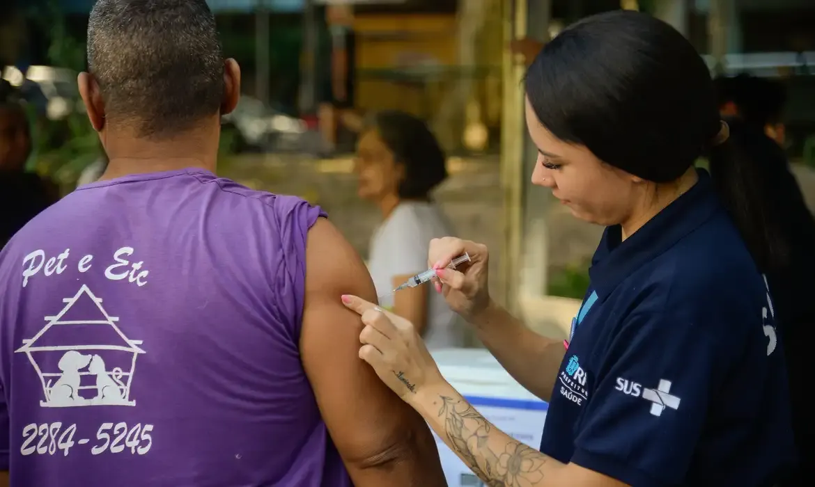 Vírus impacta gravemente idosos com mais de 60 anos, aponta pesquisa