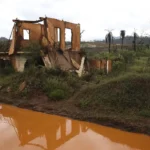 Ruínas em Bento Rodrigues, distrito de Mariana, dois anos após a tragédia do rompimento da Barragem de Fundão, da mineradora Samarco (José Cruz/Agência Brasil)