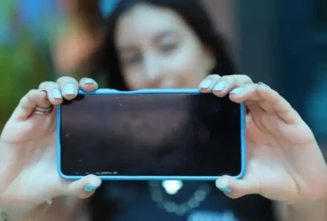 Cadastro facilita consulta de celular antes da compra