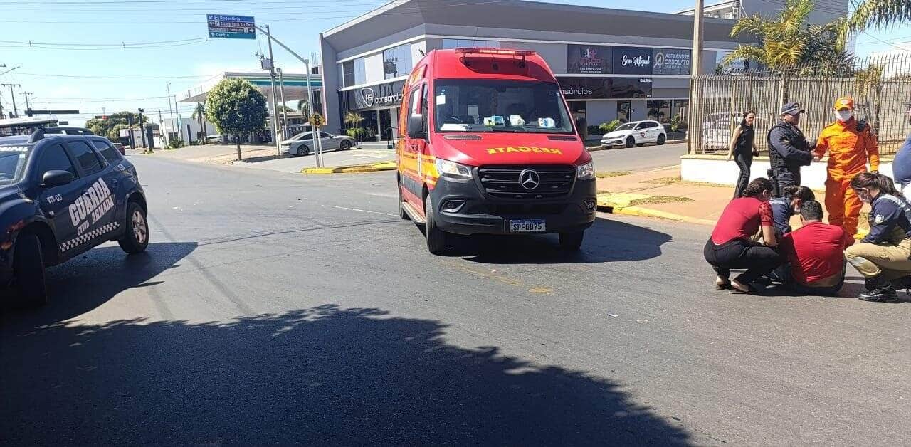 Acidente ocorreu próximo à rodoviária; Guarda Civil sinalizou a via e Corpo de Bombeiros prestou socorro às vítimas