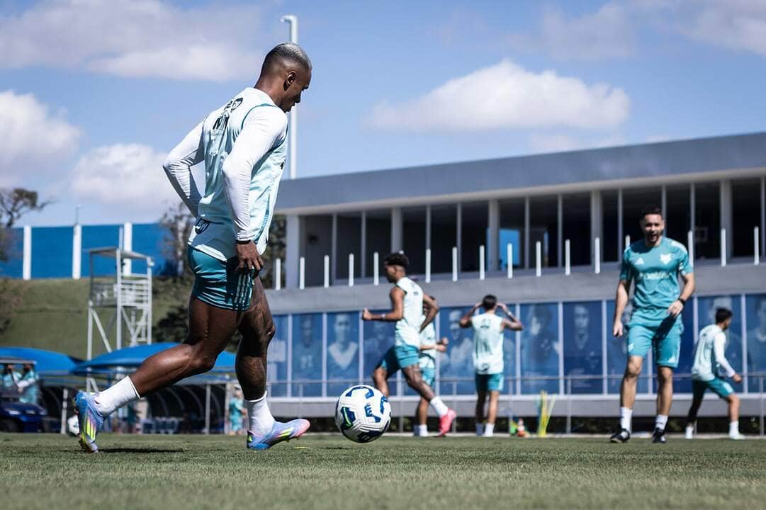 Cruzeiro x Defensa y Justicia: onde assistir, escalações e tudo sobre o jogo pela Vitória Cup. Imagem: Gustavo Aleixo/Cruzeiro