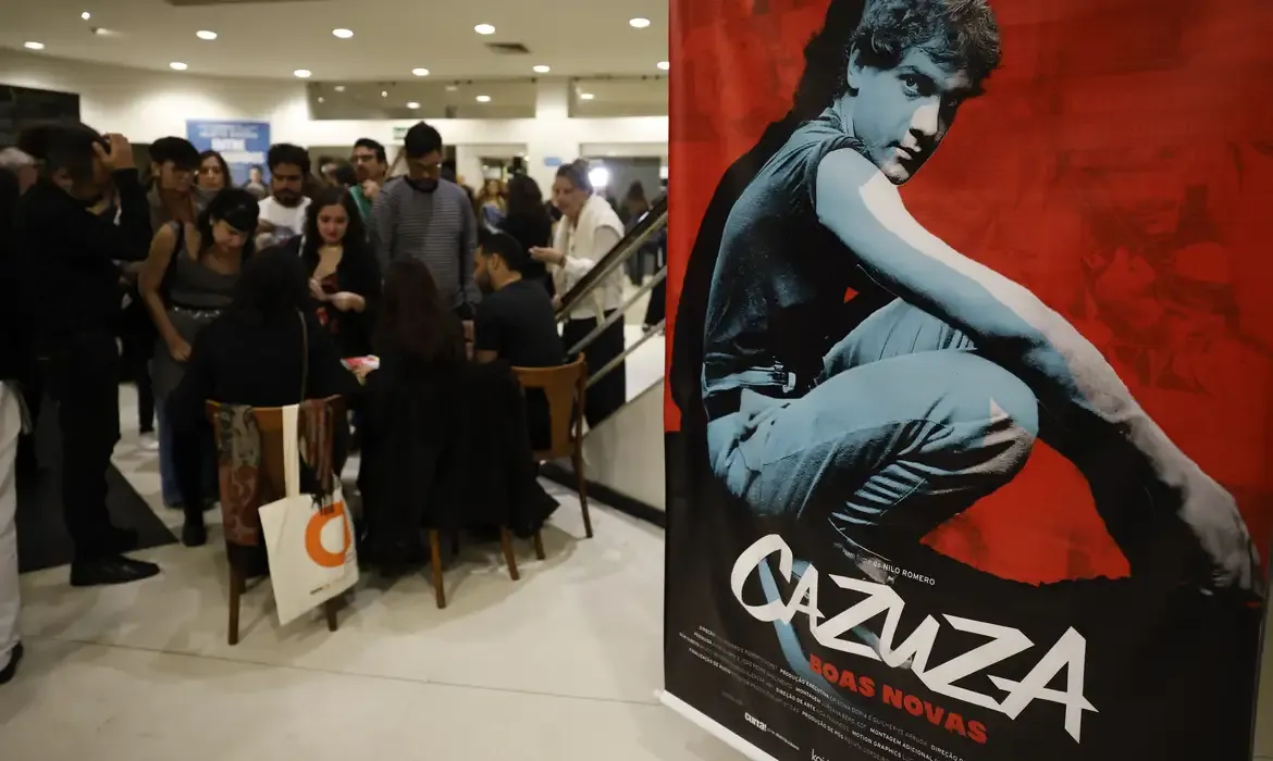 Documentário com imagens inéditas de Cazuza estreia nos cinemas