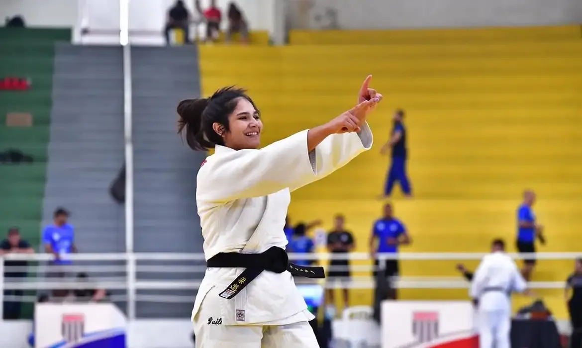 Beatriz Freitas é prata na categoria na categoria até 78kg do judô nos Jogos Mundiais Universitários, em julho de 2025