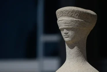 Ministro Moraes determina multa de 7,3 milhões a Allan dos Santos por descumprimento judicial