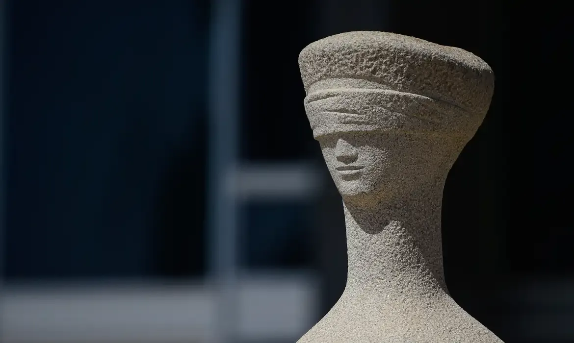 Ministro Moraes determina multa de 7,3 milhões a Allan dos Santos por descumprimento judicial