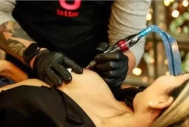 Projeto Y faz tatuagem para a reconstrução da aréola de mulheres que passaram por mastectomia.