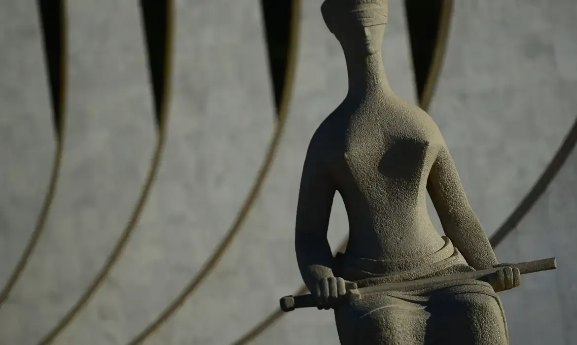 Câmara aprova criação de 160 funções comissionadas para STF