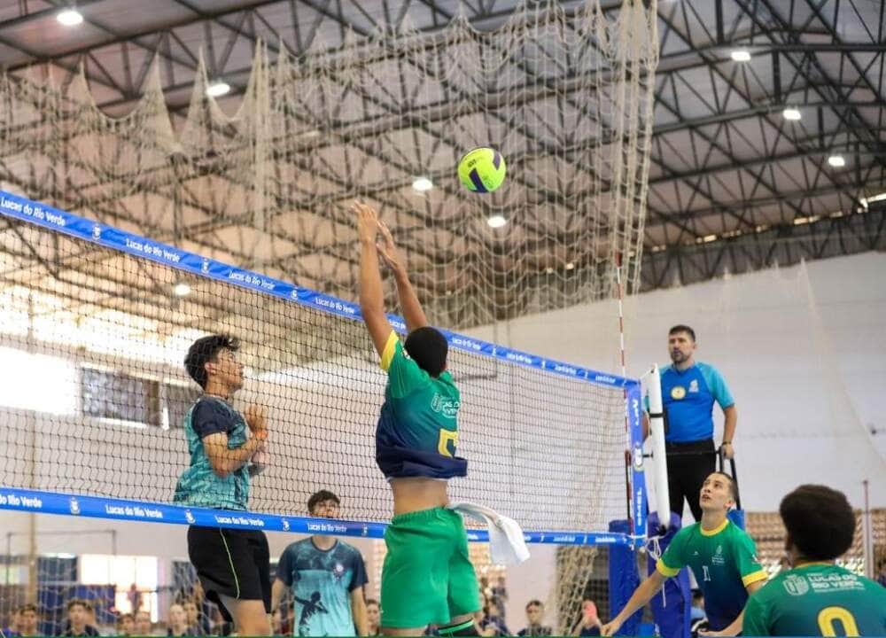 Disputas nas modalidades coletivas reúnem jovens de 15 a 17 anos em uma semana de competição, integração e incentivo ao esporte escolar; abertura ocorre no Estádio Passo das Emas