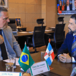 Ministro Fávaro recebe embaixador da República Dominicana para tratar de comércio e cooperação agropecuária