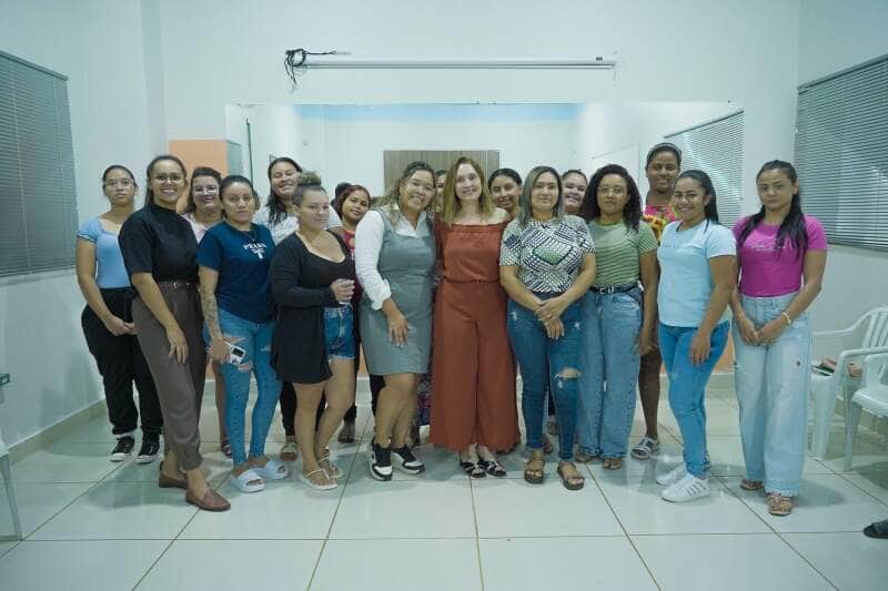 Capacitações em Design de Sobrancelhas, Depilação Egípcia, Departamento Pessoal e Assistente Administrativo reúnem moradores em busca de renda e qualificação; turmas foram preenchidas rapidamente