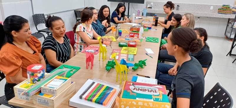 Cerca de 296 profissionais foram capacitados sobre comportamento infantil, inclusão e estratégias de apoio pedagógico nas unidades escolares da rede municipal