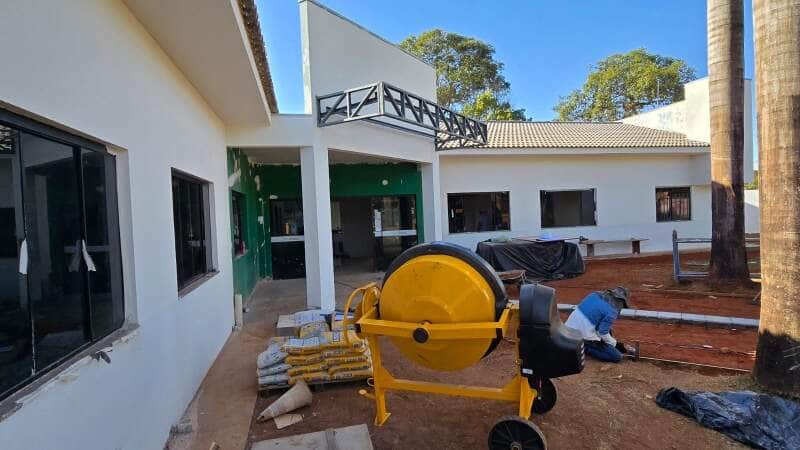 Após 15 anos sem grandes melhorias, unidade de saúde recebe readequações exigidas pela Vigilância Sanitária. Investimento é de R\$ 465 mil em recursos próprios do município.