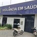 Coordenadora Aniela Rodrigues reforça a importância de buscar orientação antes de iniciar atividades em áreas como alimentação e estética, evitando gastos desnecessários e garantindo o licenciamento correto